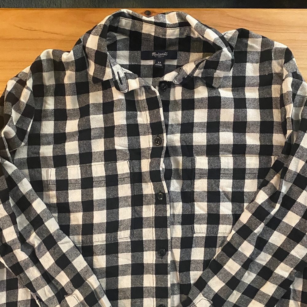 Madewell Black and White Checkered Button Down flannel shirt 100% cotton